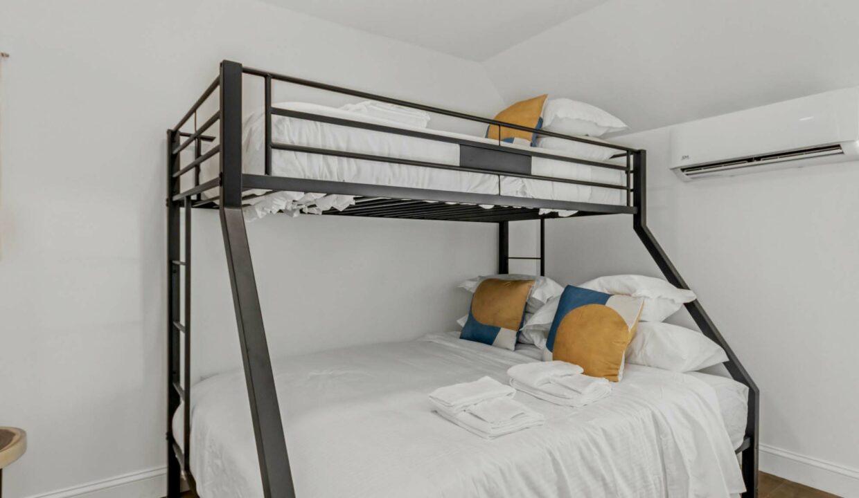Hudson-Valley-Luxury-Resorts-Bespoke-Beacon-bunk-bed