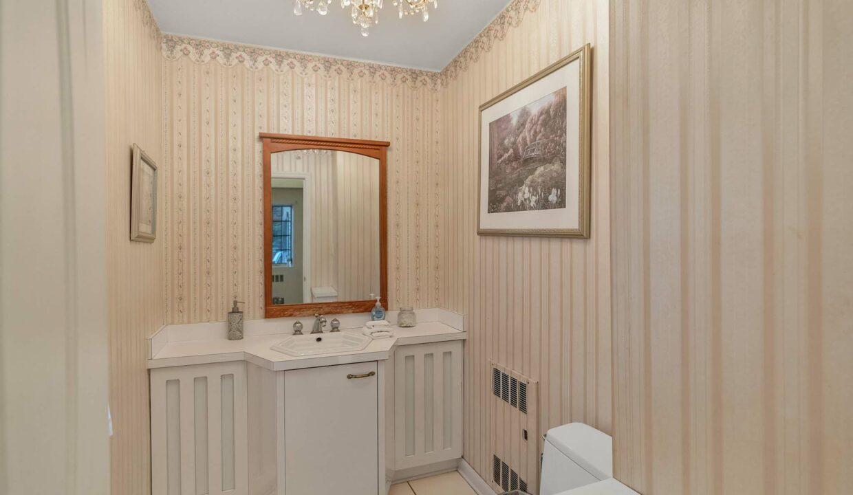Hudson Valley Luxury Resorts Westchester Castle Bathroom #separator_sa Weschester County, New York