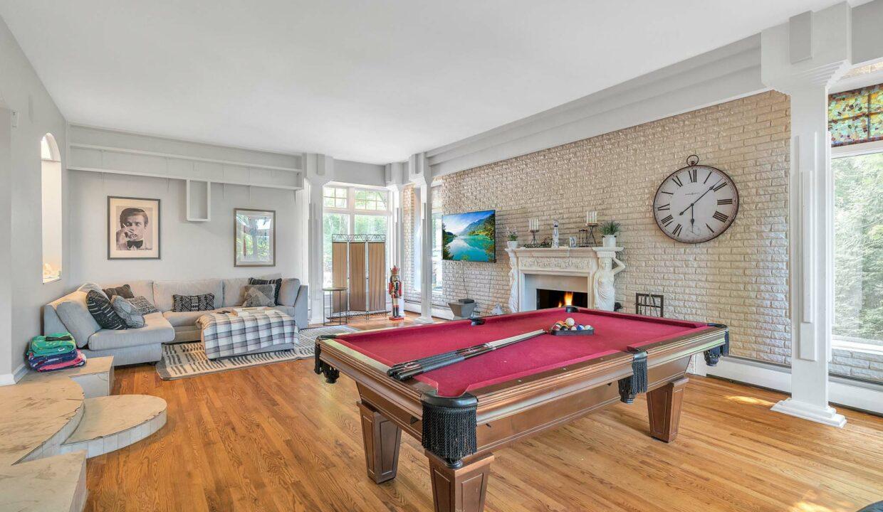 Hudson Valley Luxury Resorts Westchester Castle Game Room and Luxury Social Comfort #separator_sa Weschester County, New York