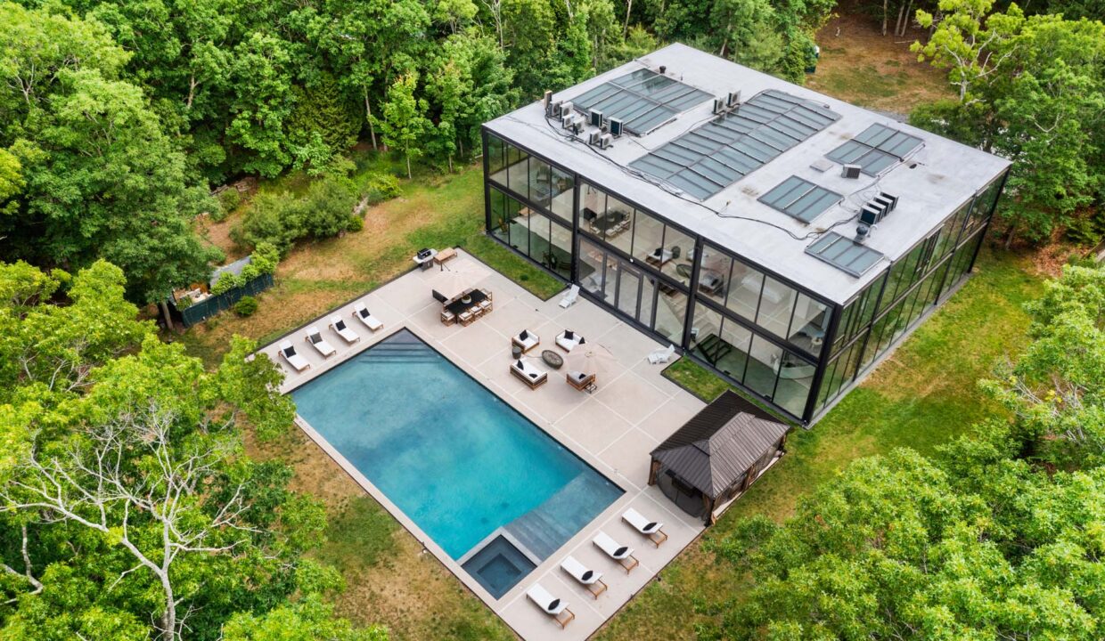 Exclusive Glasshouse Getaway in Hudson Valley | Luxurious Retreat