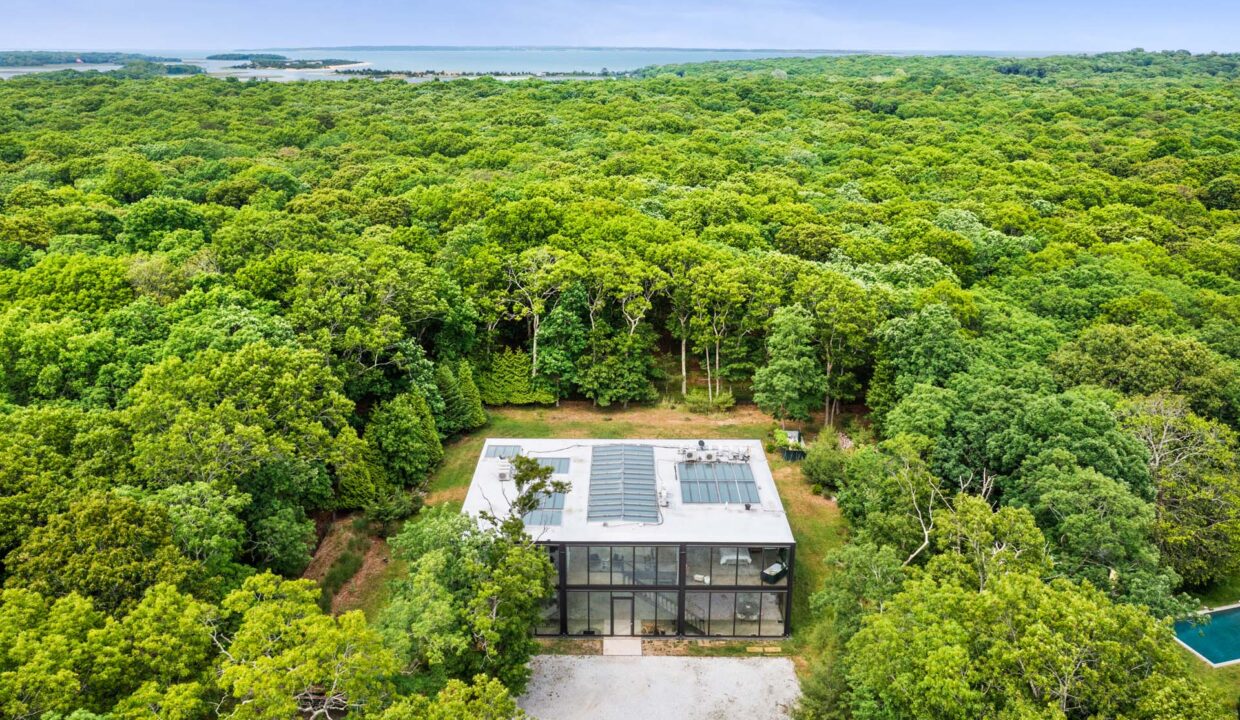 Forest Glass House Escape in Hudson Valley | Luxury Nature Retreat