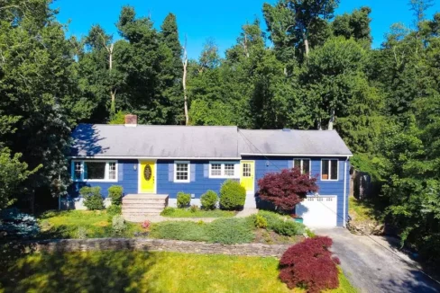 Luxury vacation rental in Fishkill with garden view